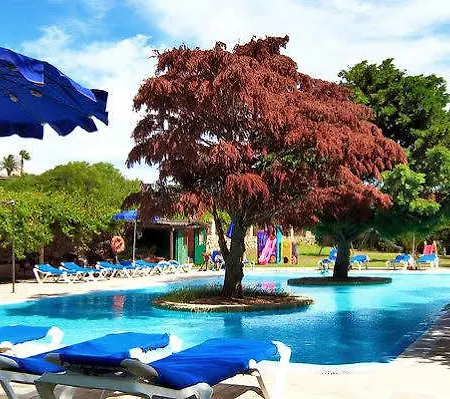 Colonna Country & Sporting Club מלון פורטו צ'רבו