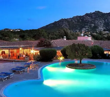 Colonna Country & Sporting Club מלון 4*