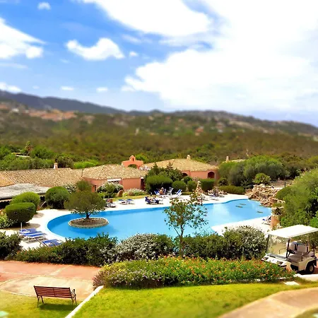 Colonna Country & Sporting Club מלון 4*