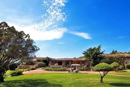 Colonna Country & Sporting Club מלון